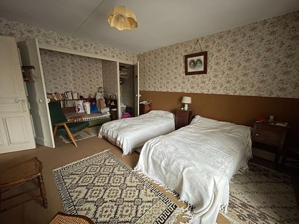 Maison - 7 pièces - 178 m²