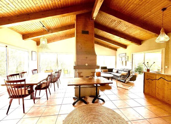 ARLES SUR TECH : Villa d'exception avec vue sur le massif du Canigou !