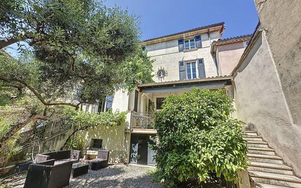 Maison à vendre    4 pièces •  Avignon