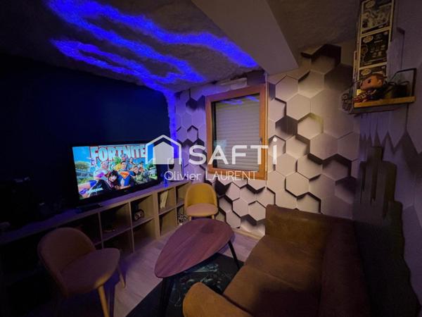 Maison contemporaine aux prestations de qualité.