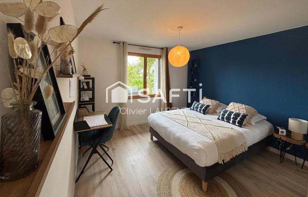 Maison contemporaine aux prestations de qualité.