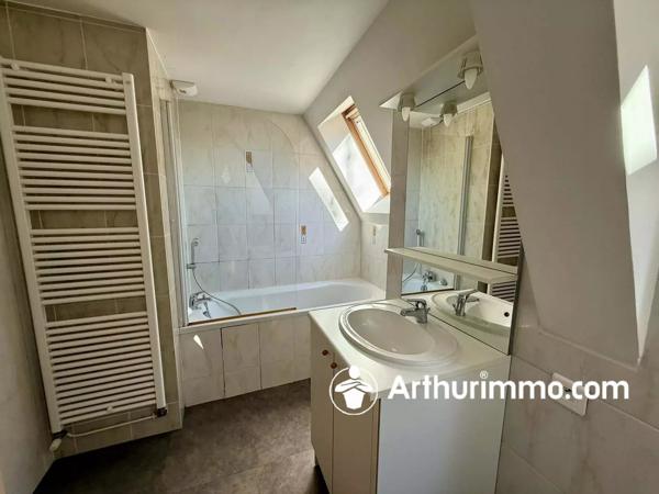 Location                                                      Appartement
                        
                     3 pièces                      55 m2                     à Belfort