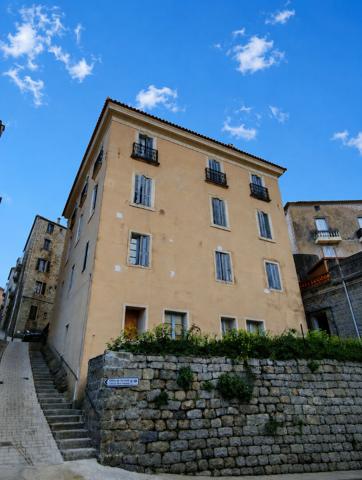 Maison 13 pièces 317.02 m2