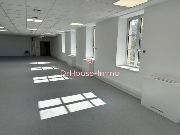 Bureau à vendre 1 pièce de 183 m²