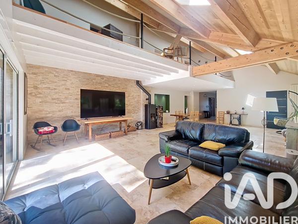 Maison à vendre 8 pièces 232 m² Saint-Fargeau-Ponthierry