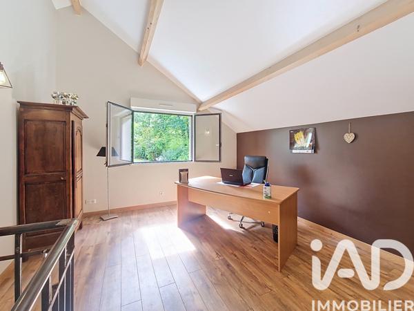 Maison à vendre 8 pièces 232 m² Saint-Fargeau-Ponthierry