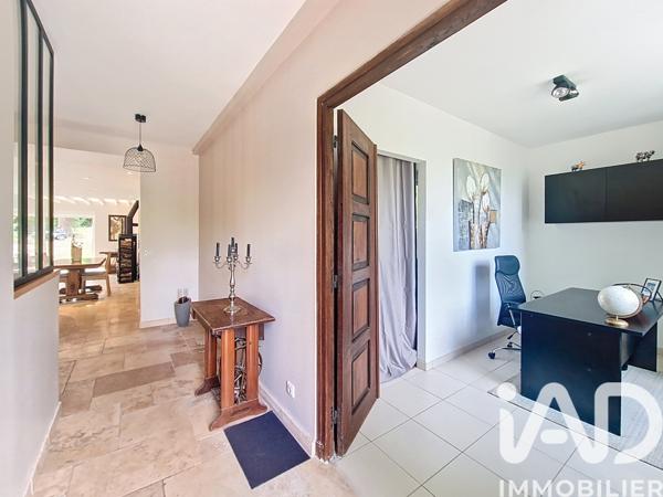 Maison à vendre 8 pièces 232 m² Saint-Fargeau-Ponthierry