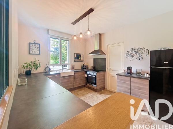 Maison à vendre 8 pièces 232 m² Saint-Fargeau-Ponthierry
