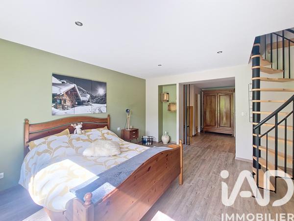 Maison à vendre 8 pièces 232 m² Saint-Fargeau-Ponthierry