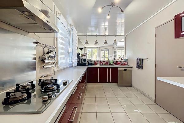 Maison à vendre 6 pièces de 111,25 m² à Éragny