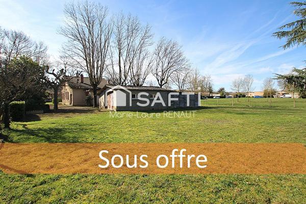 Maison de maçon - 3 chambres - 1 bureau - 2 garages - Terrain 2300m²