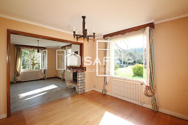 Maison de maçon - 3 chambres - 1 bureau - 2 garages - Terrain 2300m²