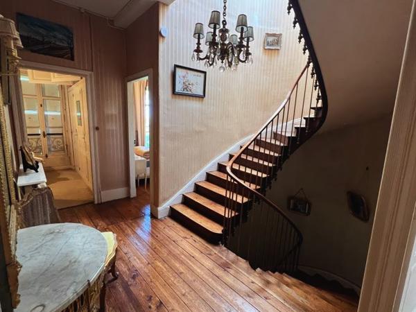 Maison de maître Sorges et Ligueux en Perigord pièce(s) 200 m2