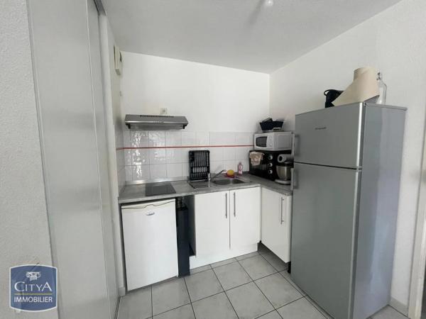 Appartement à louer 2 pièces 47.06m² Lons (64140)
