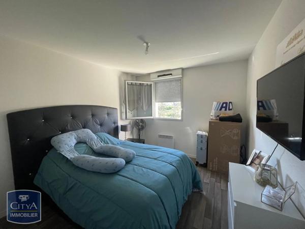 Appartement à louer 2 pièces 47.06m² Lons (64140)