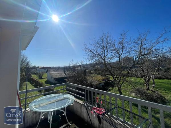 Appartement à louer 2 pièces 47.06m² Lons (64140)