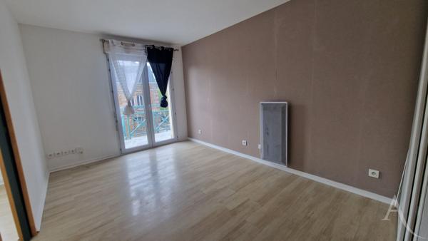 Appartement T2 dans le Centre Ville de Mantes al Jolie avec parking et cave