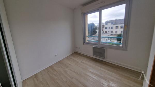 Appartement T2 dans le Centre Ville de Mantes al Jolie avec parking et cave