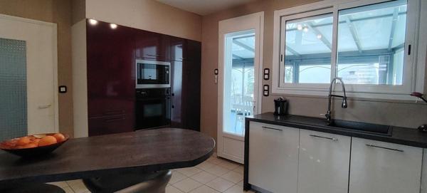 Élégante maison familiale et son jardin intime