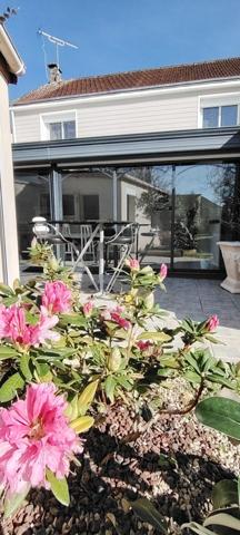 Élégante maison familiale et son jardin intime