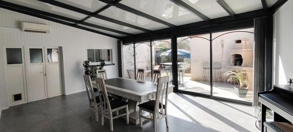 Élégante maison familiale et son jardin intime