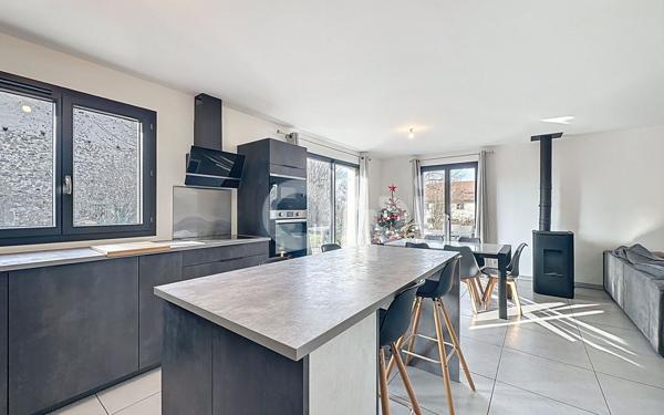 Maison à vendre    4 pièces • 80 m2 Brenthonne