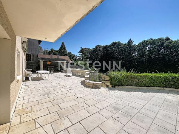 Maison familiale 4 chambres avec terrain clos arboré de 3 017 m² - FAVARS