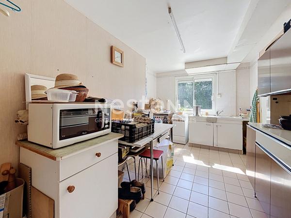 Maison familiale 4 chambres avec terrain clos arboré de 3 017 m² - FAVARS