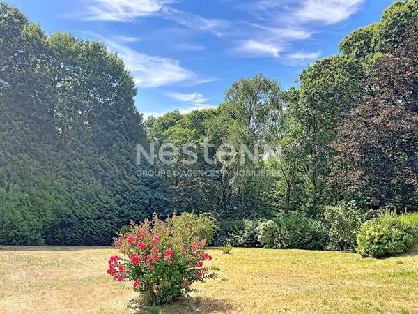 Maison familiale 4 chambres avec terrain clos arboré de 3 017 m² - FAVARS