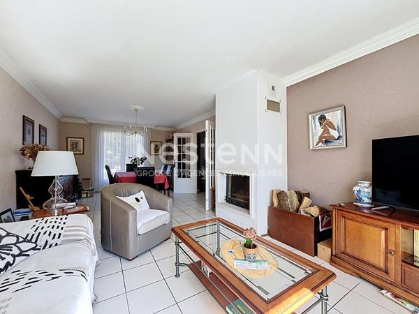 Maison familiale 4 chambres avec terrain clos arboré de 3 017 m² - FAVARS