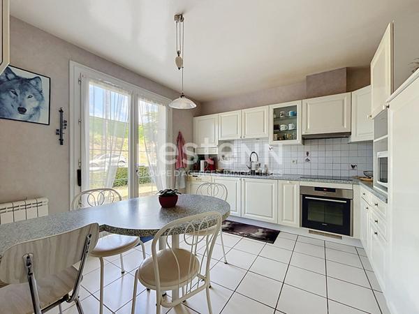 Maison familiale 4 chambres avec terrain clos arboré de 3 017 m² - FAVARS