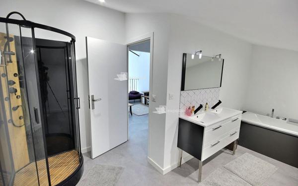 Appartement à vendre    4 pièces • 205,65 m2 Pau