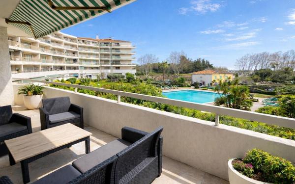 Appartement à vendre    3 pièces • 71,04 m2 Fréjus