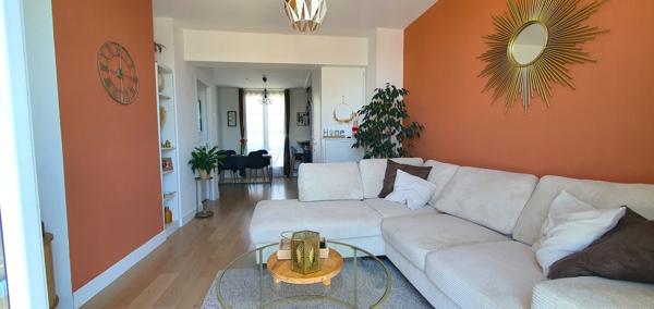 Appartement
         2 pièces
        - 49 m² Exclusivité 159 000 € *