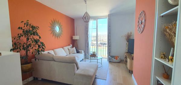 Appartement
         2 pièces
        - 49 m² Exclusivité 159 000 € *