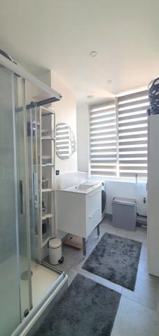 Appartement
         2 pièces
        - 49 m² Exclusivité 159 000 € *