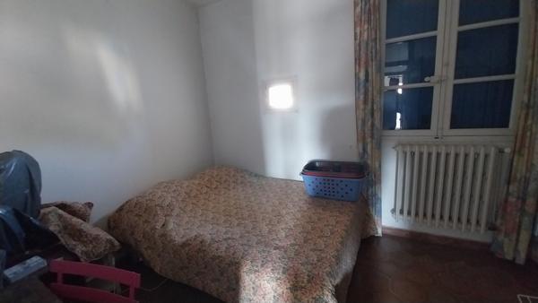 Villa
                                                                                                                                                                                                                                                                                                                        5 pièce(s)                                                                                                                                                                                                          4 chambre(s)                                                                                                                                                                                                          90  m²
