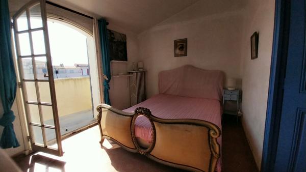 Villa
                                                                                                                                                                                                                                                                                                                        5 pièce(s)                                                                                                                                                                                                          4 chambre(s)                                                                                                                                                                                                          90  m²