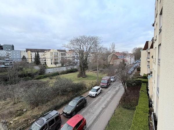 Appartement Dijon 4 pièces de 84 m² avec loggia de 5 m²