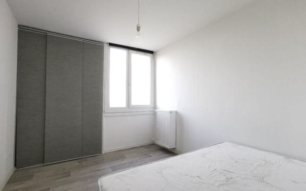 Appartement à louer    1 pièce •  Mons-en-Baroeul