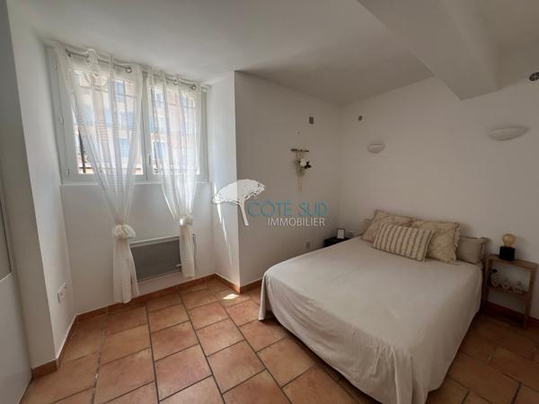Appartement 2 pièces 1 chambre, entièrement rénové, en rez-de-chaussée, centre de Lorgues...