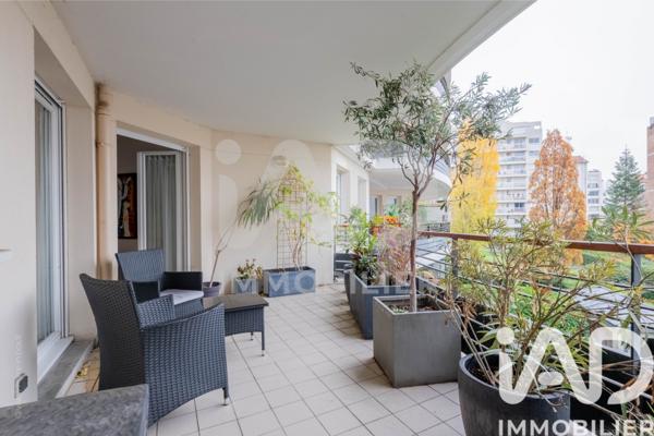 Appartement à vendre 4 pièces 99 m² Courbevoie