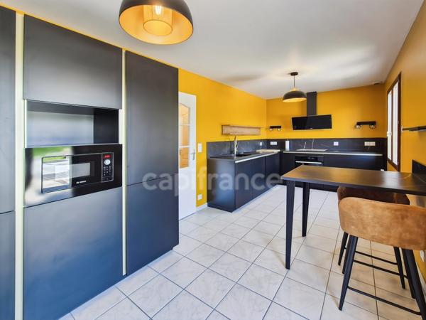 Maison familiale 5 pièces 130m2 4 chambres, piscine chauffée