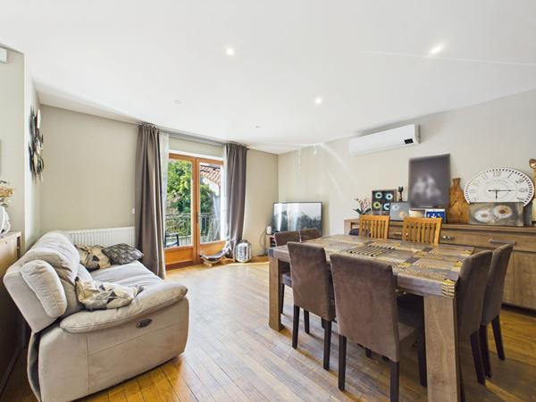 Maison de caractère rénovée, 5 chambres , Jardin intimiste.