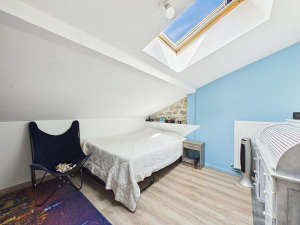 Maison de caractère rénovée, 5 chambres , Jardin intimiste.