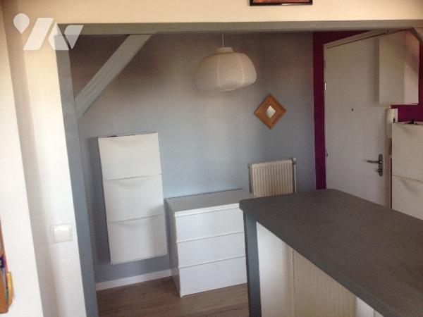 NANTES Proche Toutes Aides appartement 2 pièces dernier étage