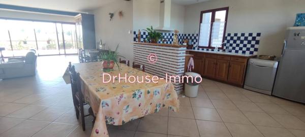 Bien immobilier à vendre 8 pièces de 250 m²