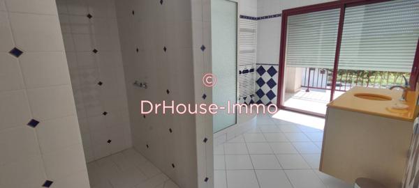 Bien immobilier à vendre 8 pièces de 250 m²