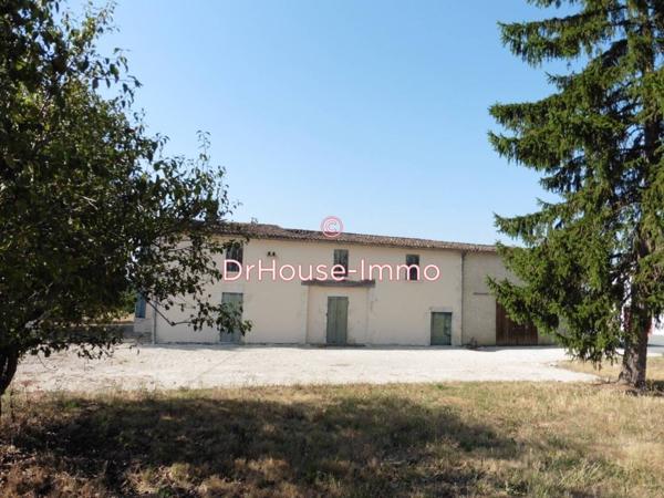 Bien immobilier à vendre 8 pièces de 250 m²