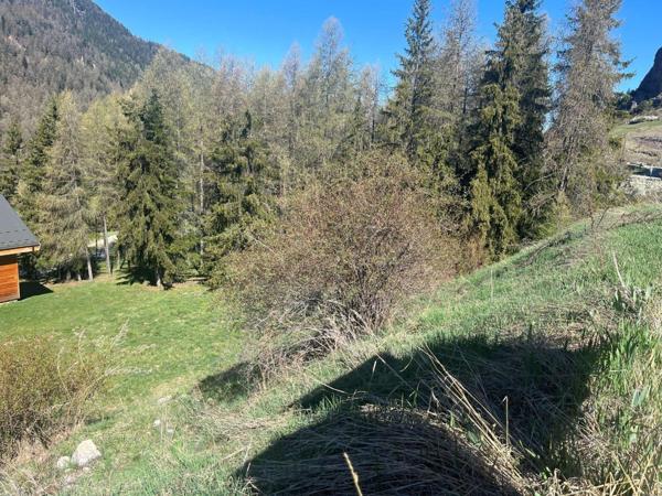 Terrain à Batir à vendre à Vars dans lesHautes-Alpes (05560), ref : 117012   
Saint Marcellin